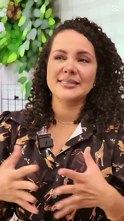 Flávia Carneiro
