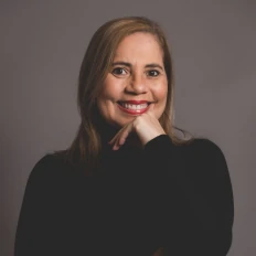 Drª. Andrea Matos